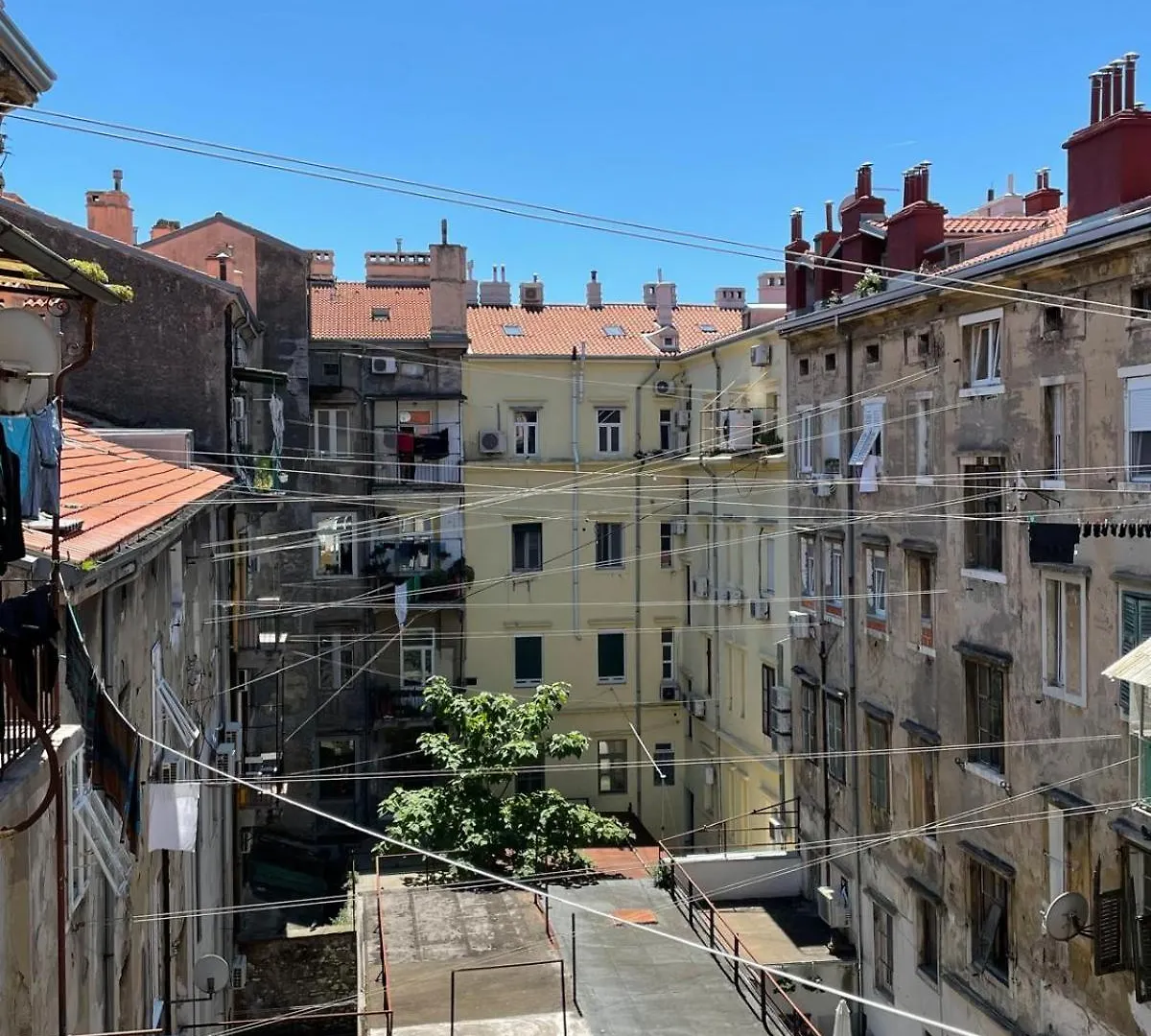Rijeka City Center 3Br Apt With En-Suite And Workspace