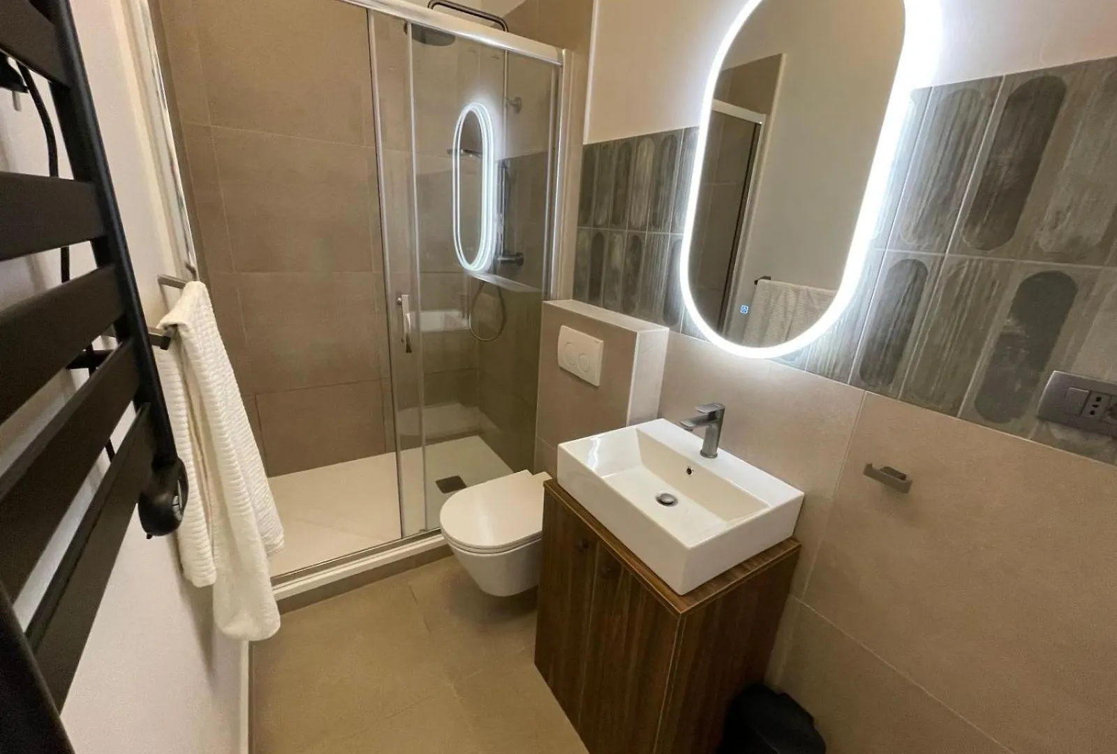 Rijeka City Center 3Br Apt With En-Suite And Workspace דירה