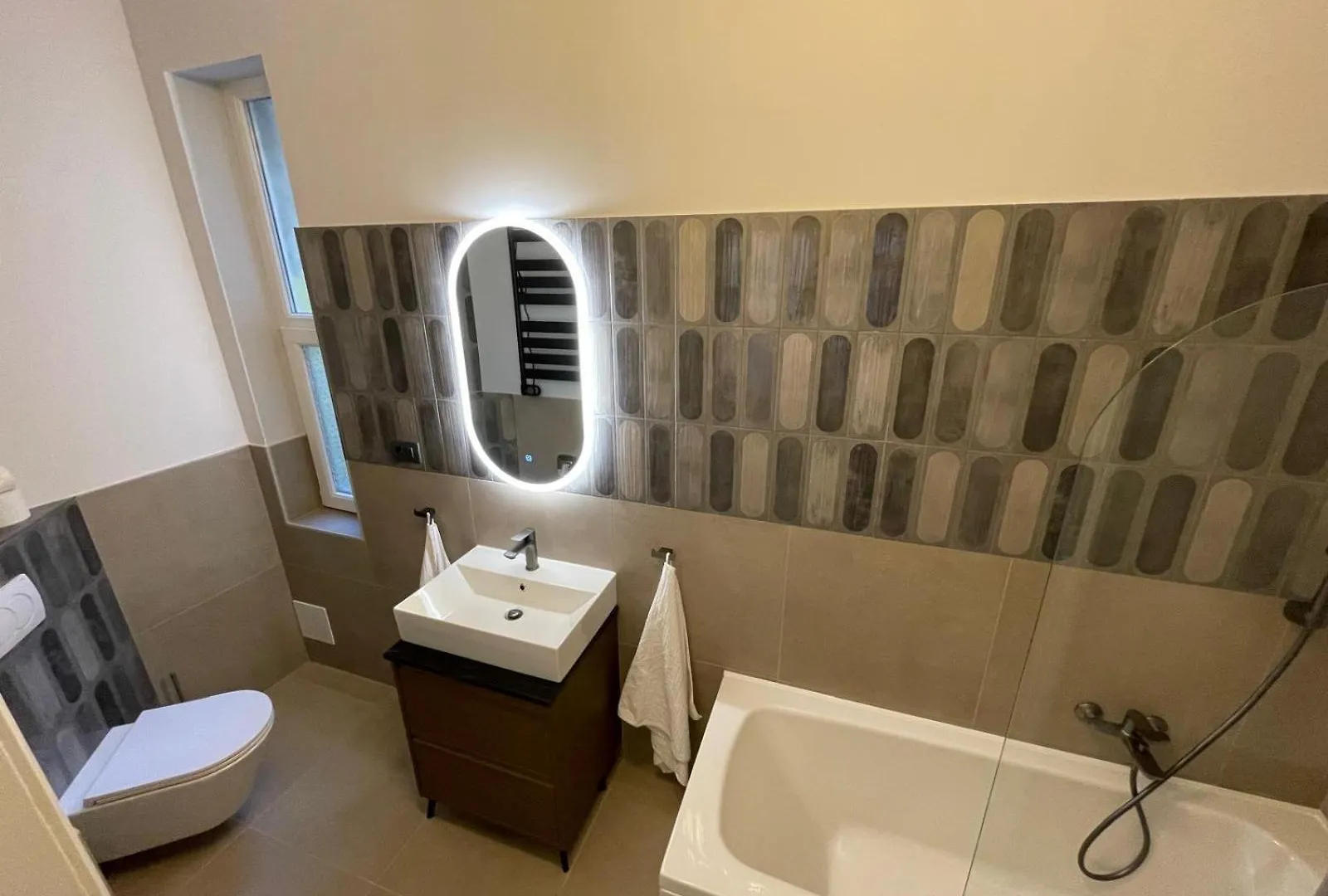 Rijeka City Center 3Br Apt With En-Suite And Workspace